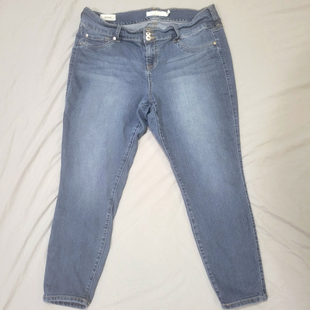 Torrid Denim Tri-Button Jegging